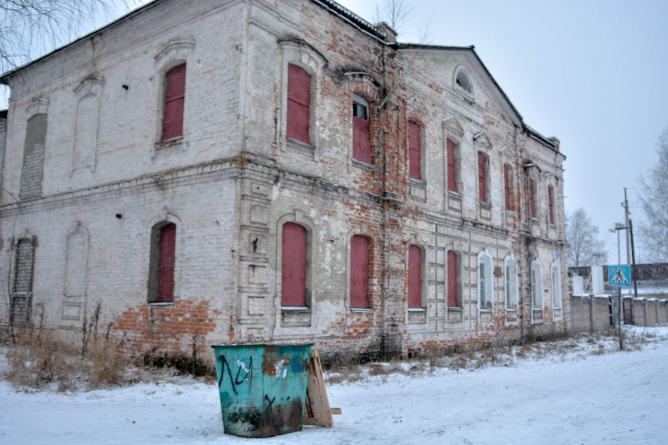 Живописное здание музея(?) Сольвычегодска